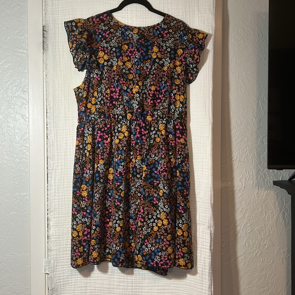 5 for 25$
Floral Ruffle Sleeve Dress